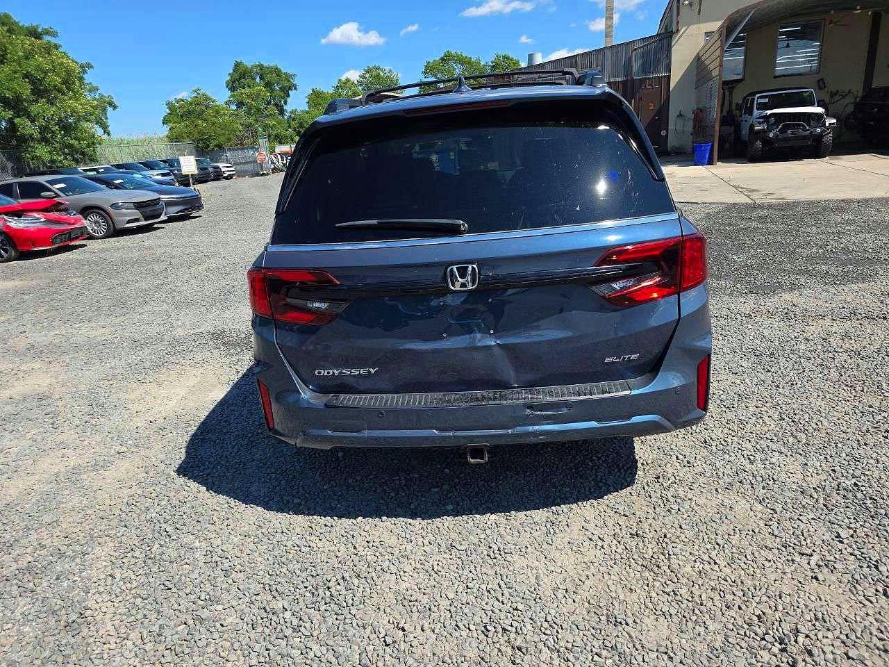 2025 Honda Odyssey Elite - Image 6