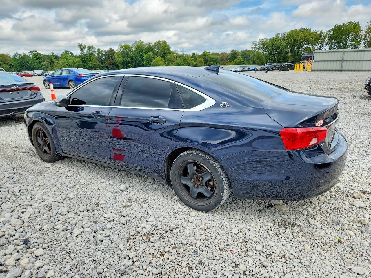 2017 Chevrolet Impala Ls - Фото 2