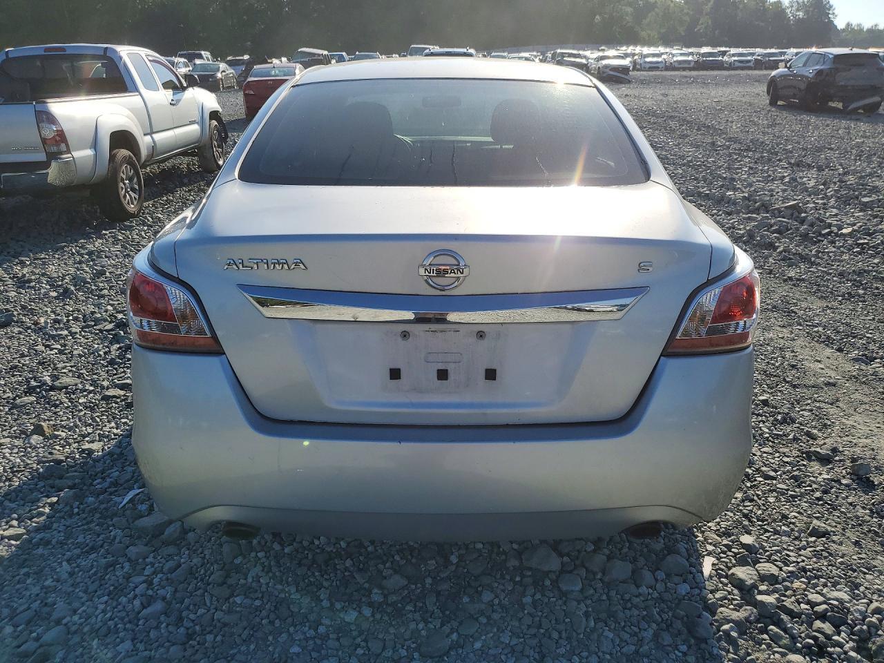 2015 Nissan Altima 2.5 S - Фото 6