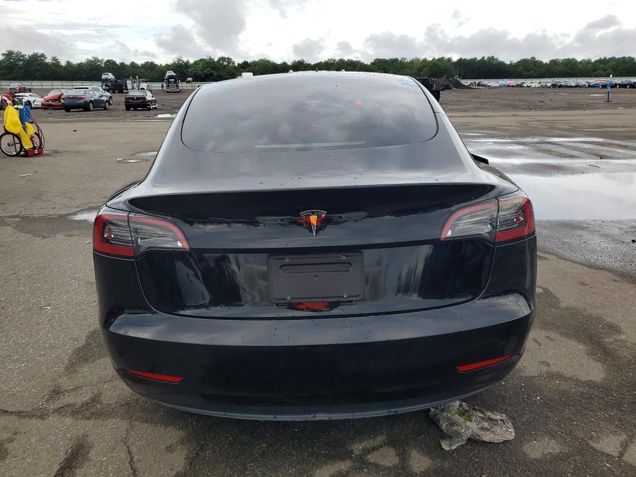 2023 Tesla Model 3 - Image 6
