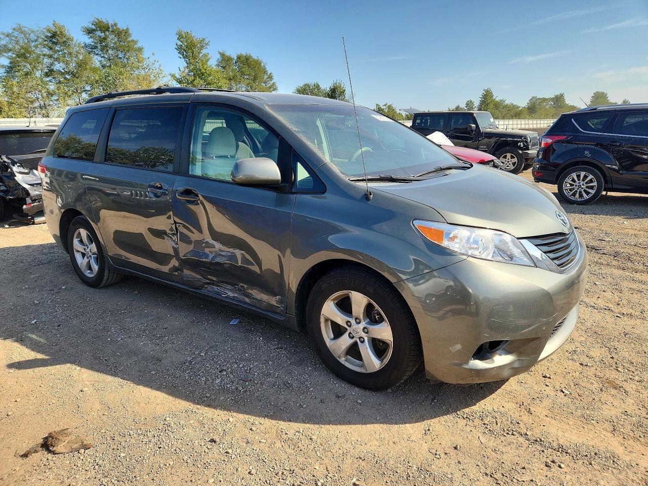 2014 Toyota Sienna Le - Фото 4