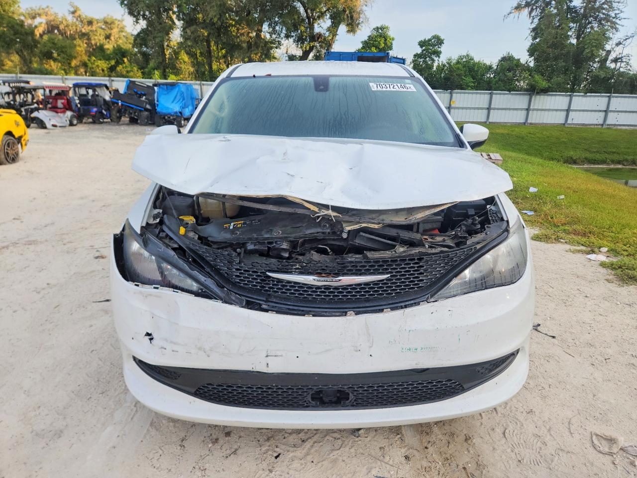 2022 Chrysler Voyager Lx - Image 5