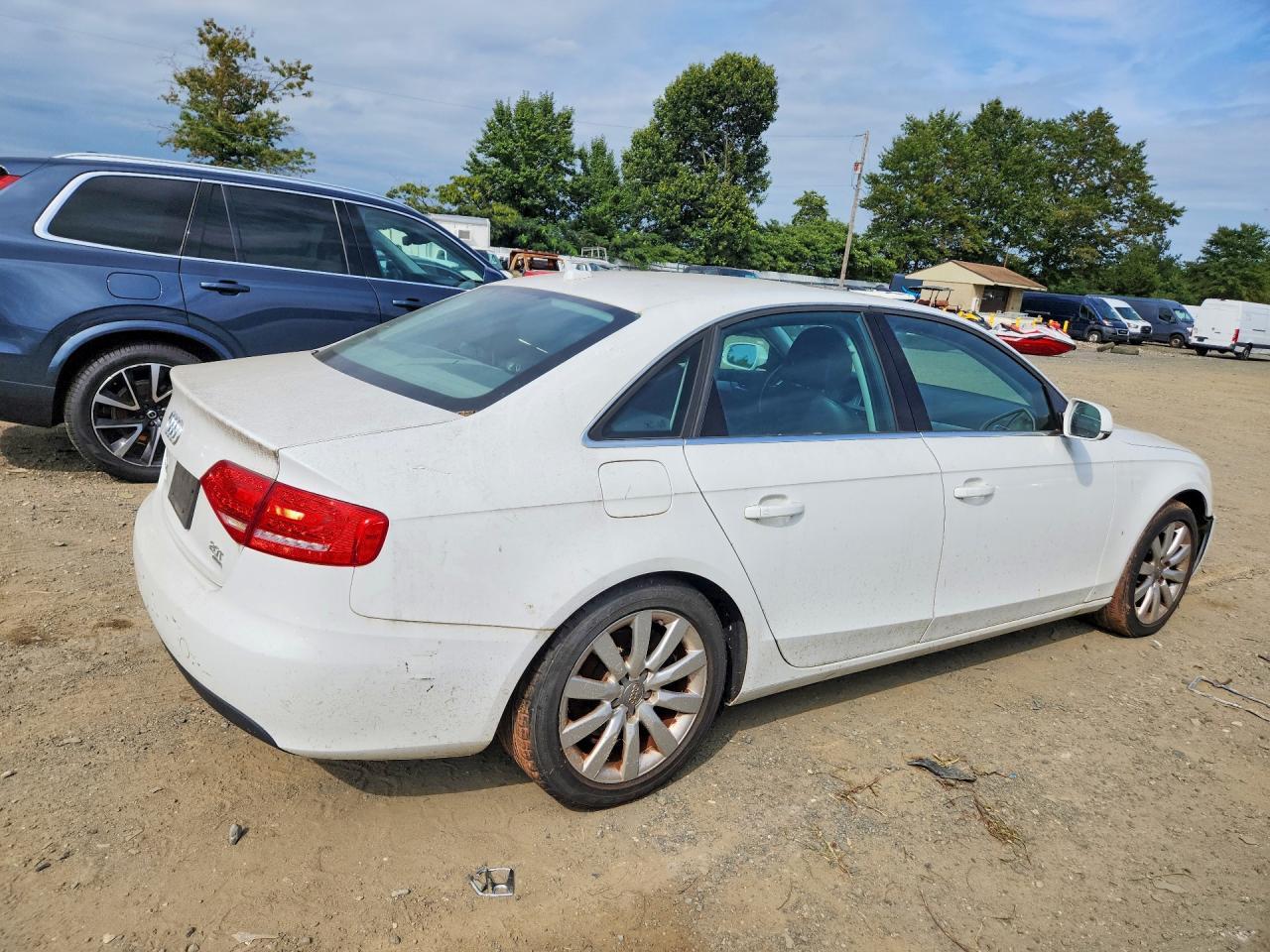 2011 Audi A4 Premium Plus - Фото 3