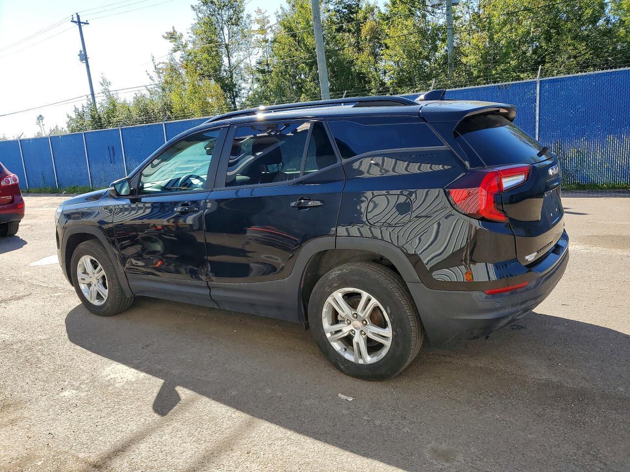 2023 GMC Terrain Sle - Image 2