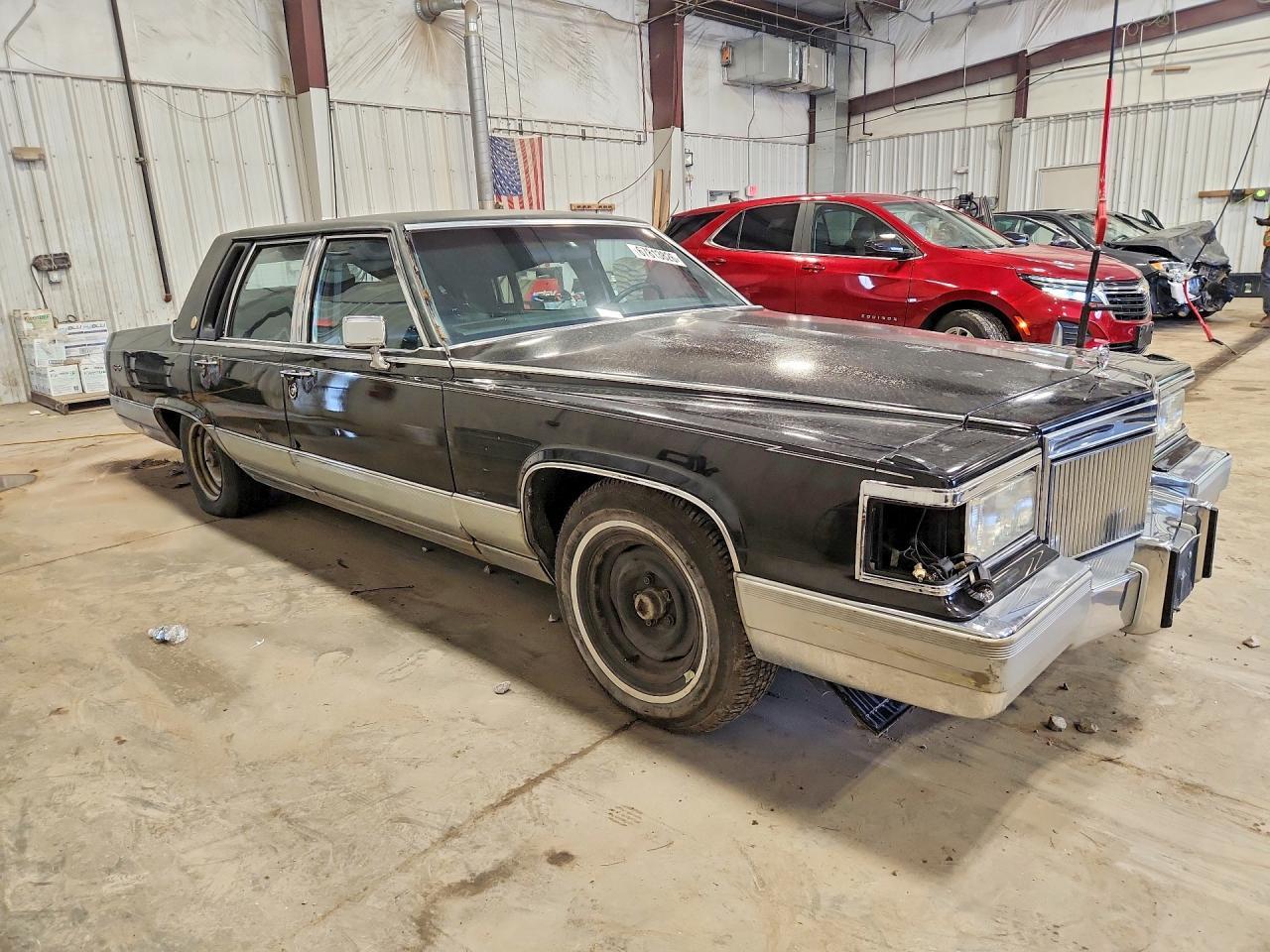 1990 Cadillac Brougham Unknown - Image 4