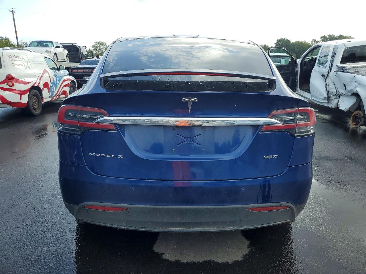 2016 Tesla Model X - Image 6