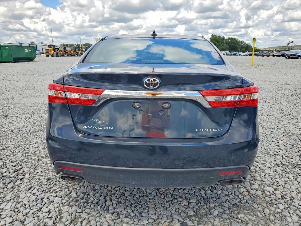 2015 Toyota Avalon Limited - Image 6