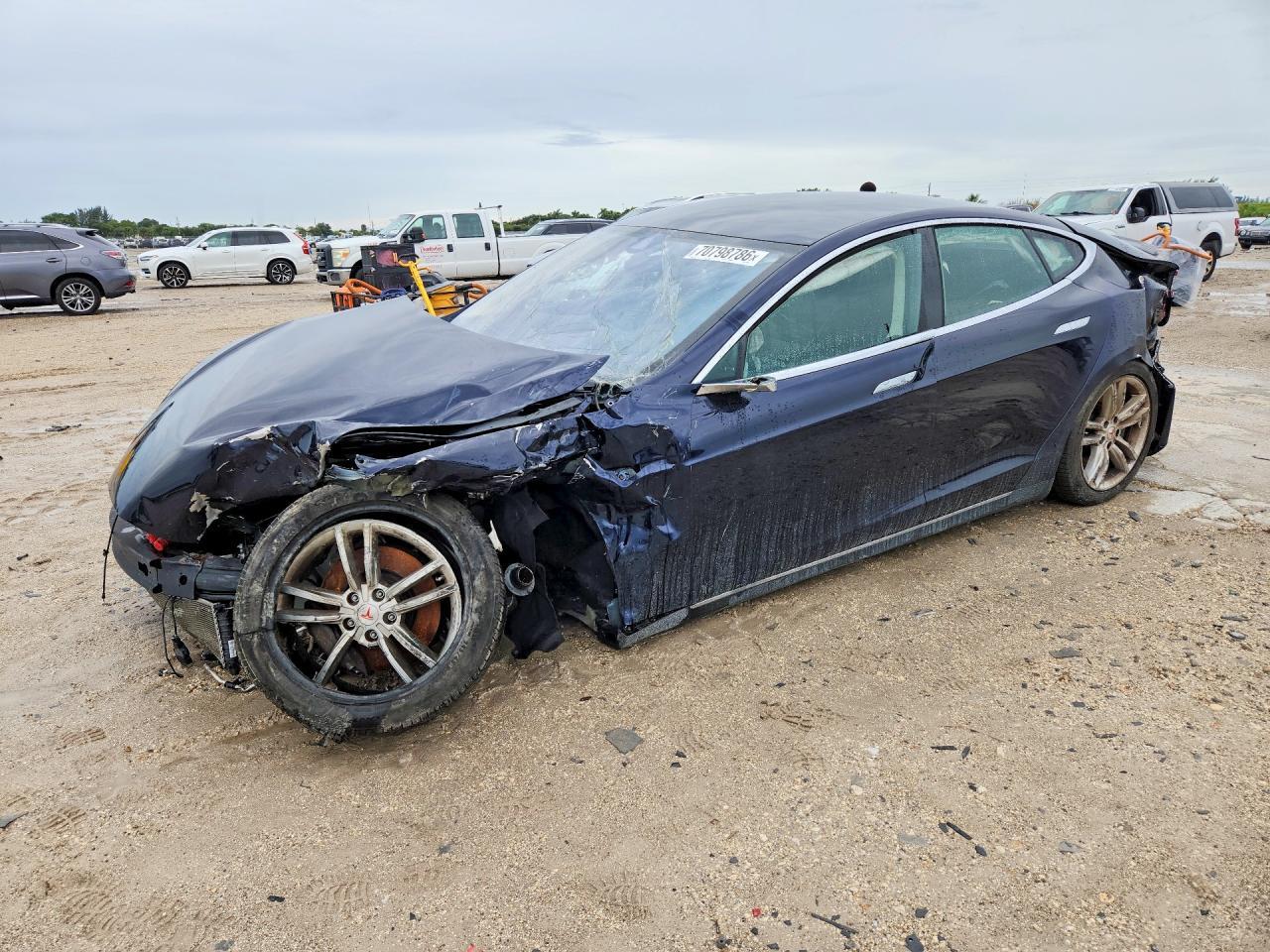 2015 Tesla Model S 85D