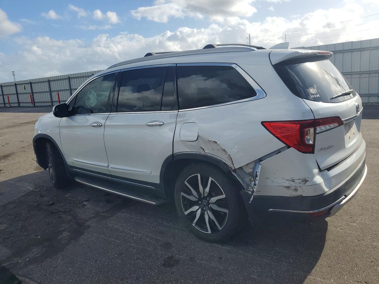 2021 Honda Pilot Touring - Фото 2