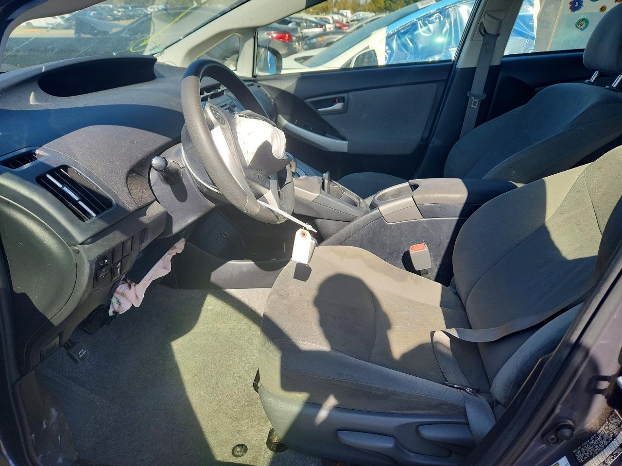 2015 Toyota Prius Two - Фото 7