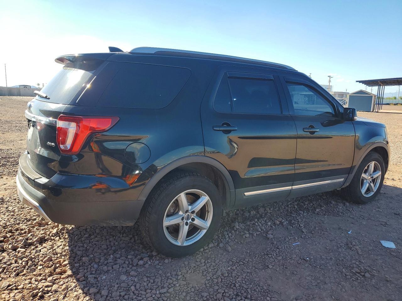 2016 Ford Explorer Xlt - Image 3