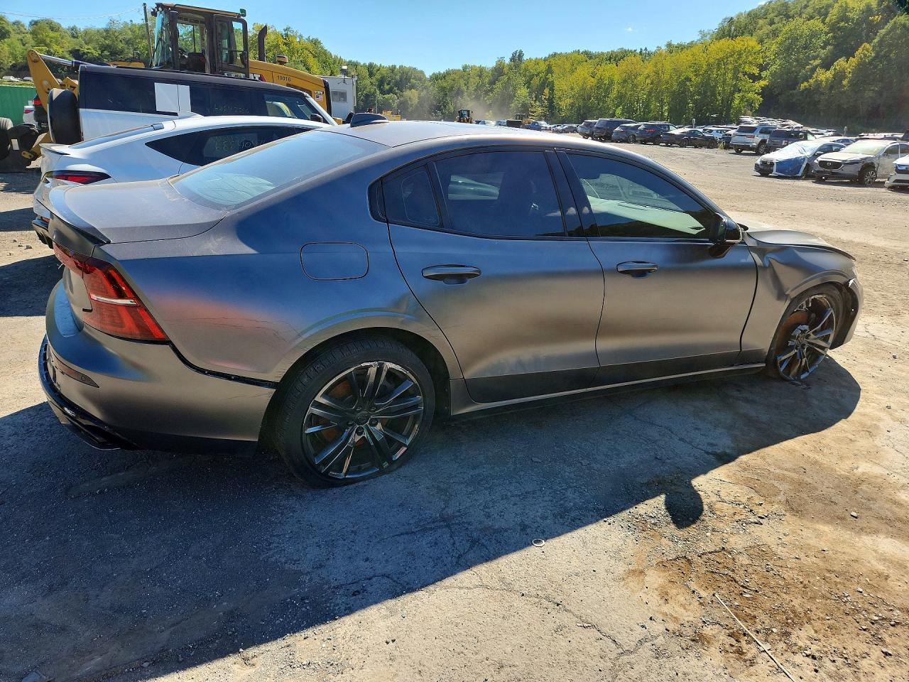 2021 Volvo S60 T6 R-Design - Image 3