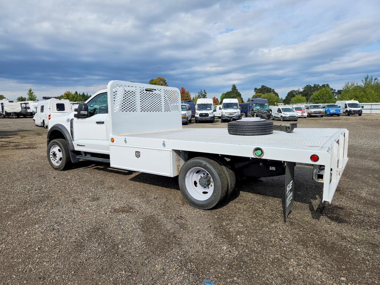 2024 Ford F450 Super Duty - Фото 2