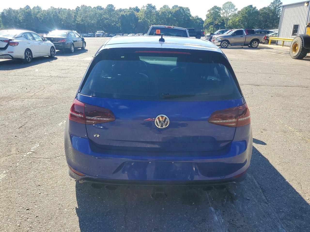 2016 Volkswagen Golf R - Image 6