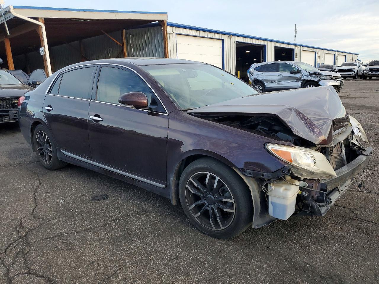 2012 Toyota Avalon Limited - Image 4