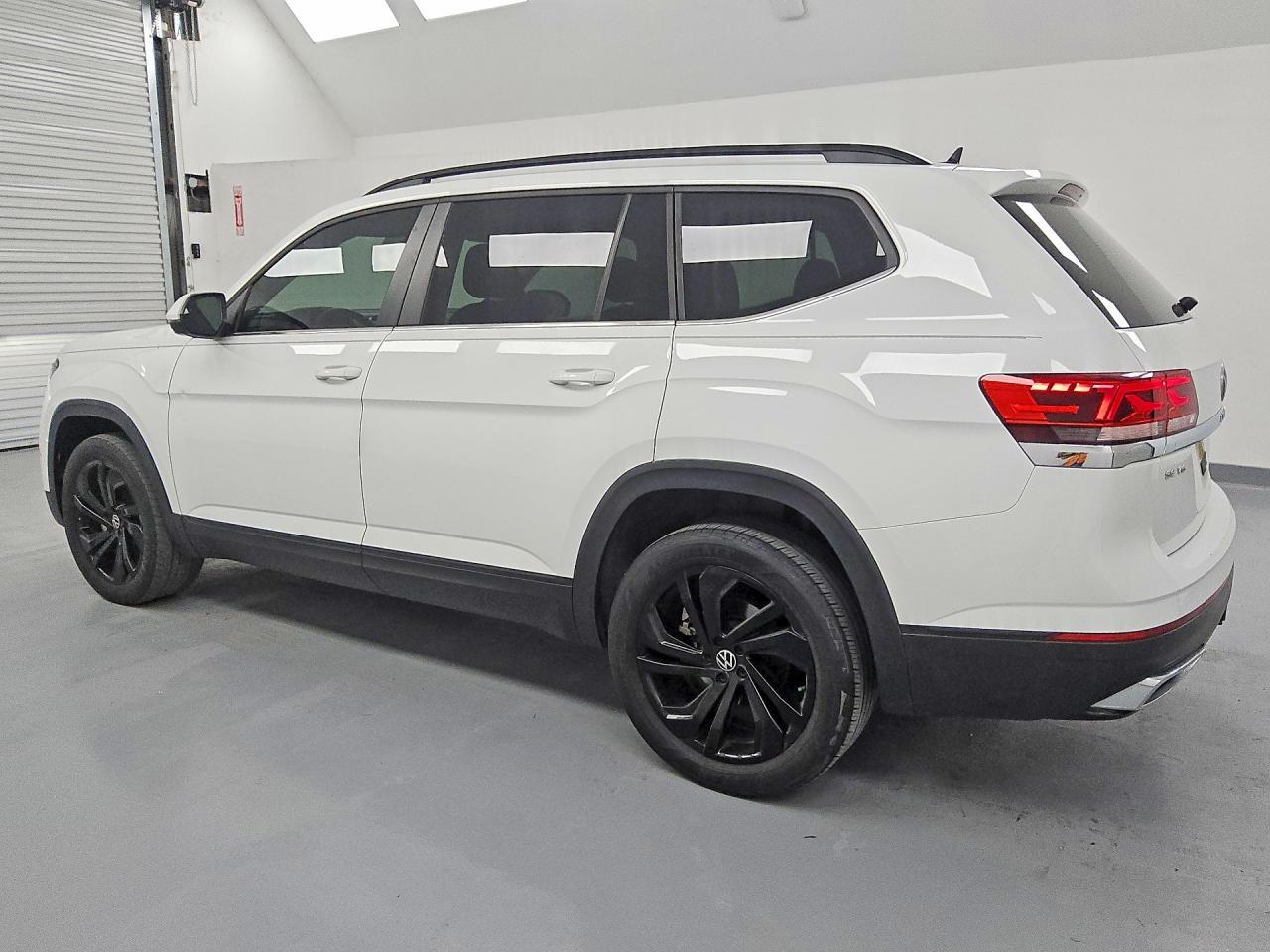 2023 Volkswagen Atlas Se - Image 2