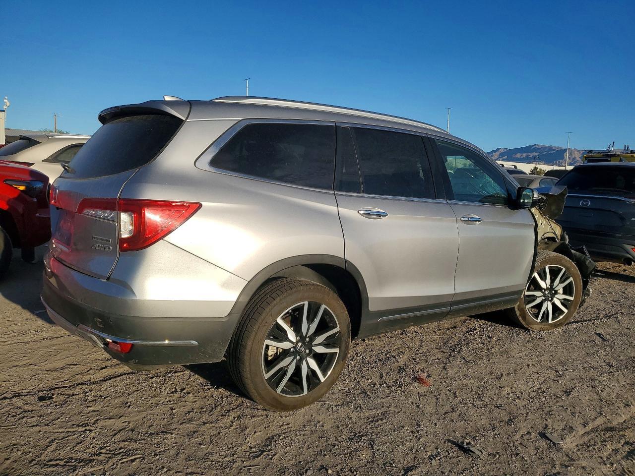 2019 Honda Pilot Touring - Image 3