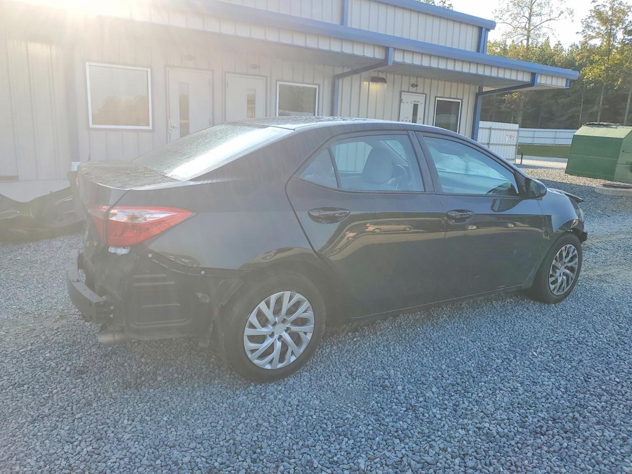 2018 Toyota Corolla Le - Фото 3