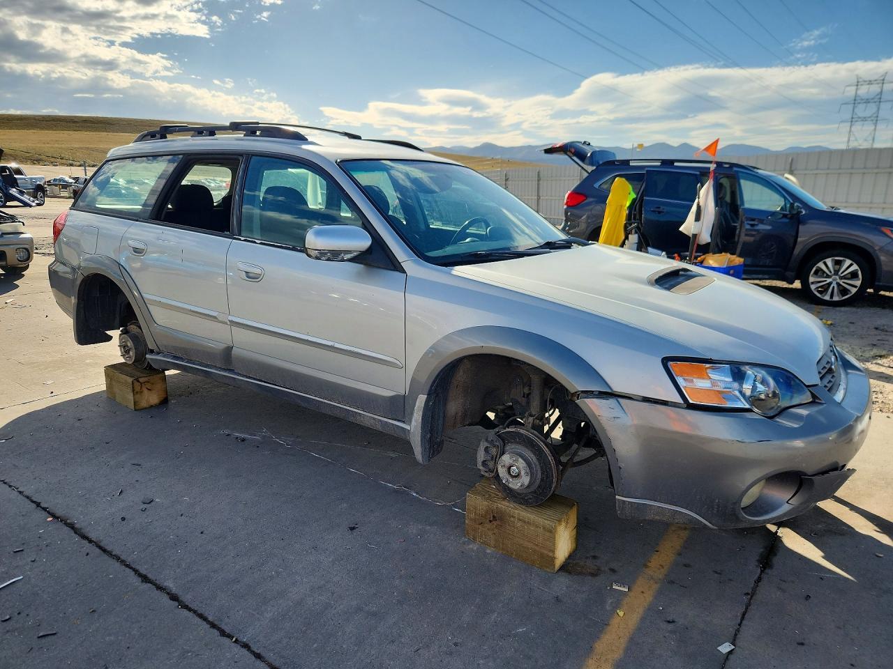2005 Subaru Legacy Outback 2.5 Xt - Image 4