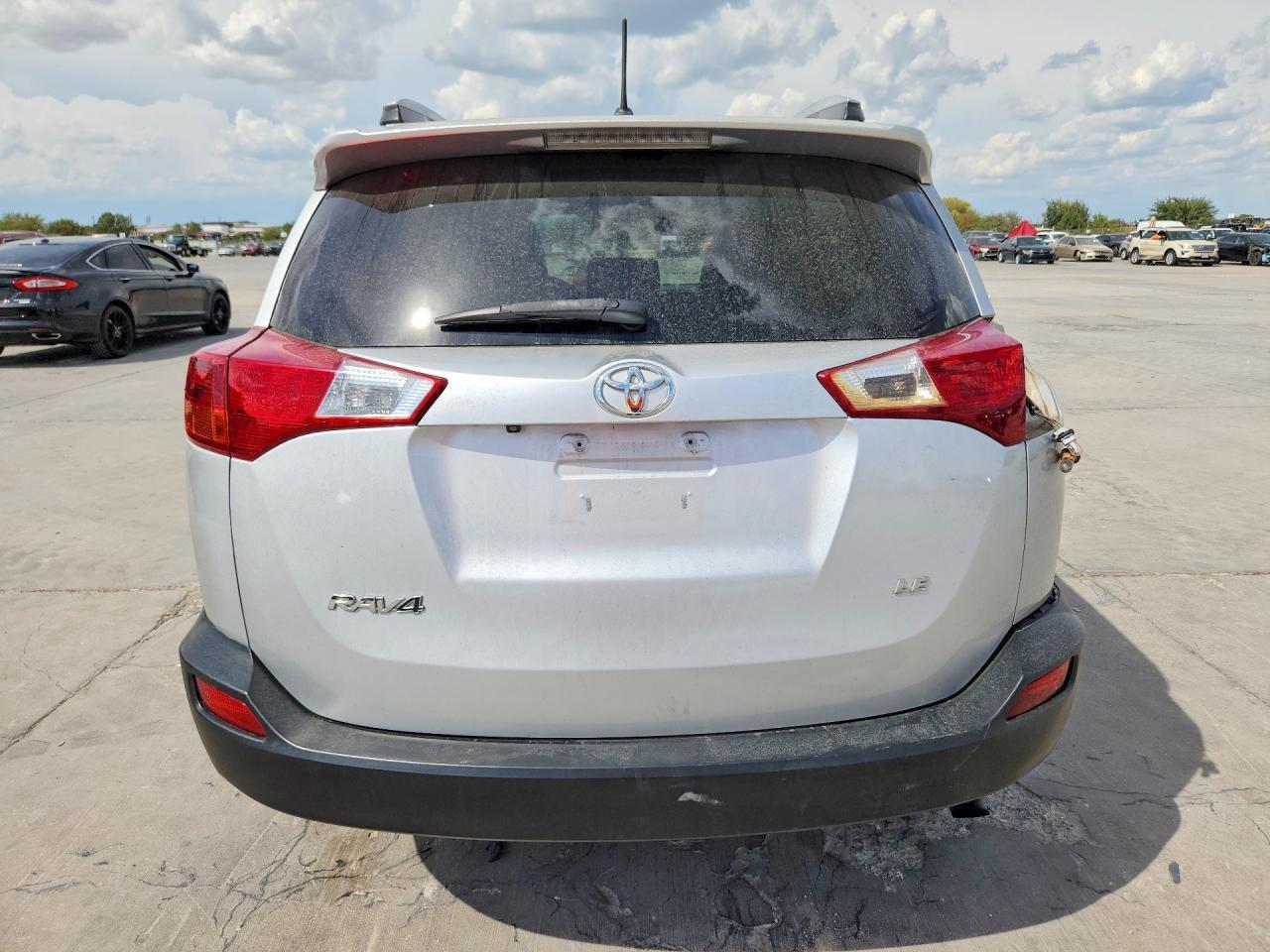 2015 Toyota Rav4 Le - Image 6