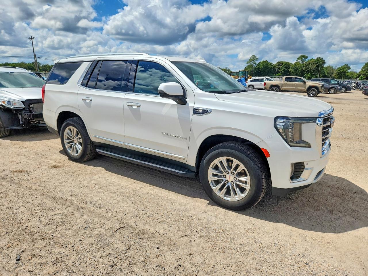 2023 GMC Yukon Slt - Фото 4