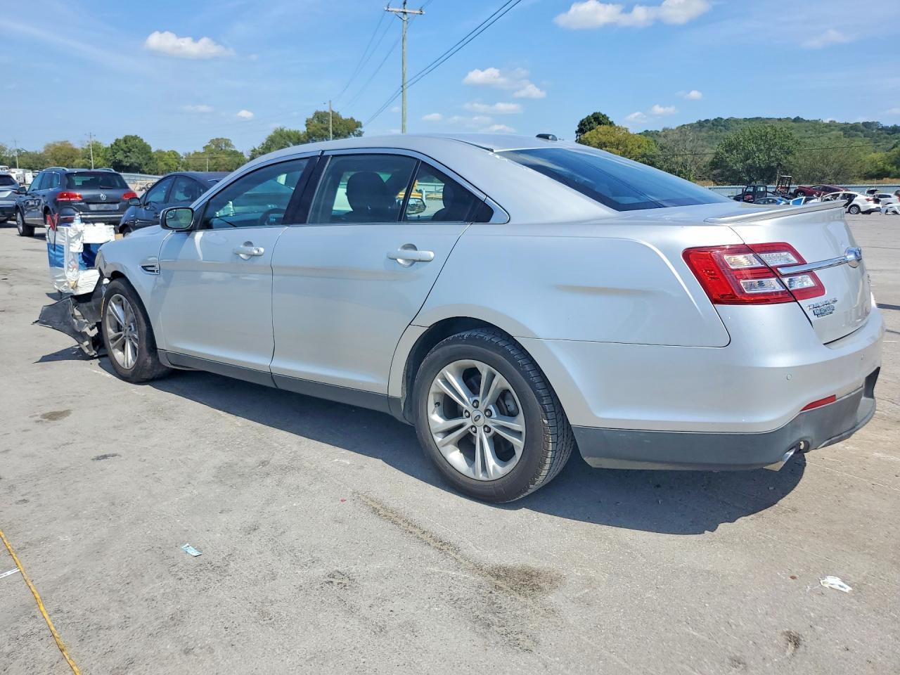 2015 Ford Taurus Sel - Image 2