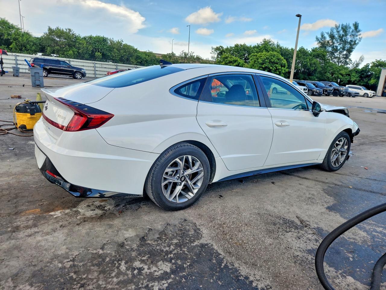 2021 Hyundai Sonata Sel - Image 3