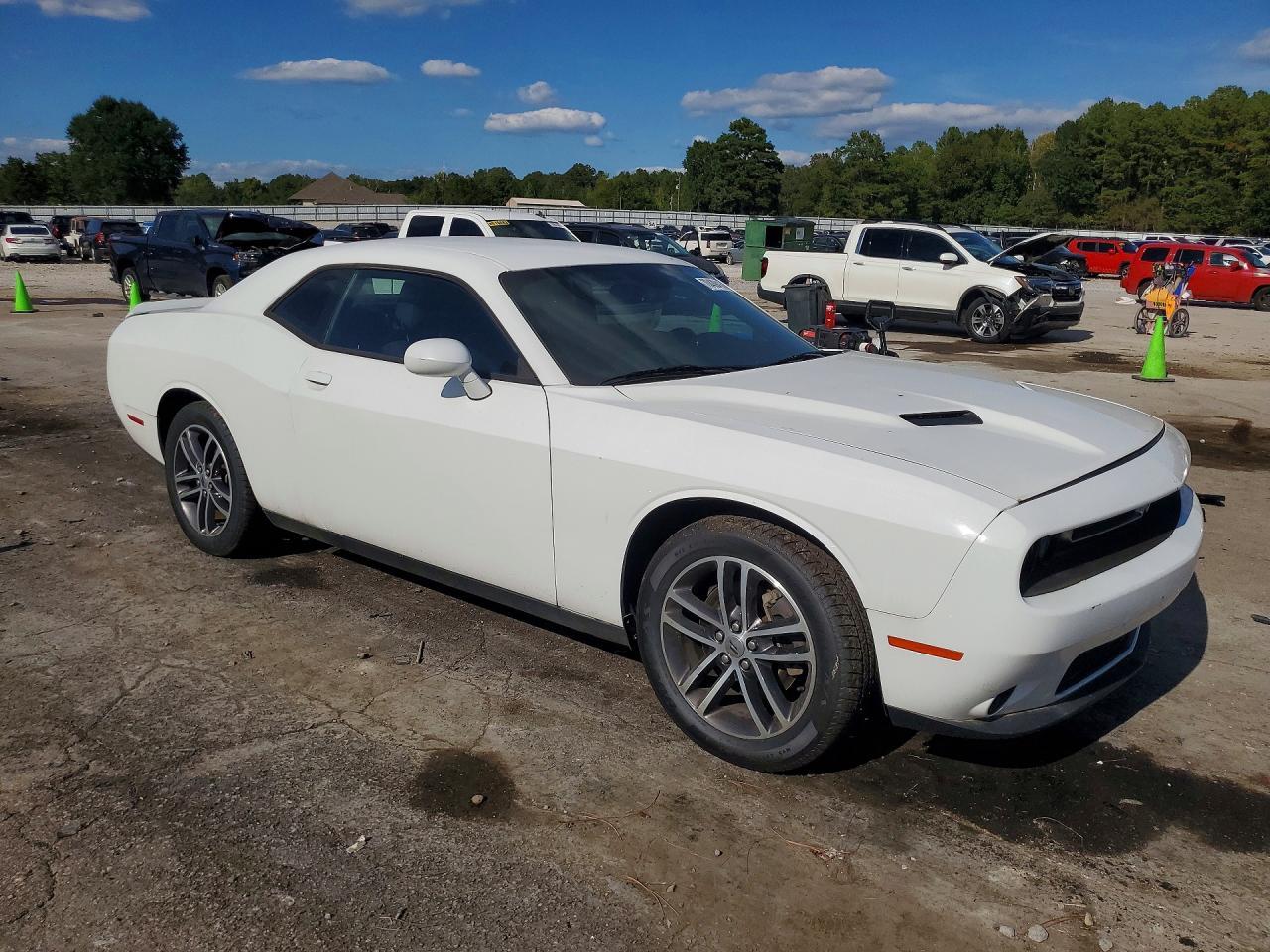 2019 Dodge Challenger Sxt - Image 4