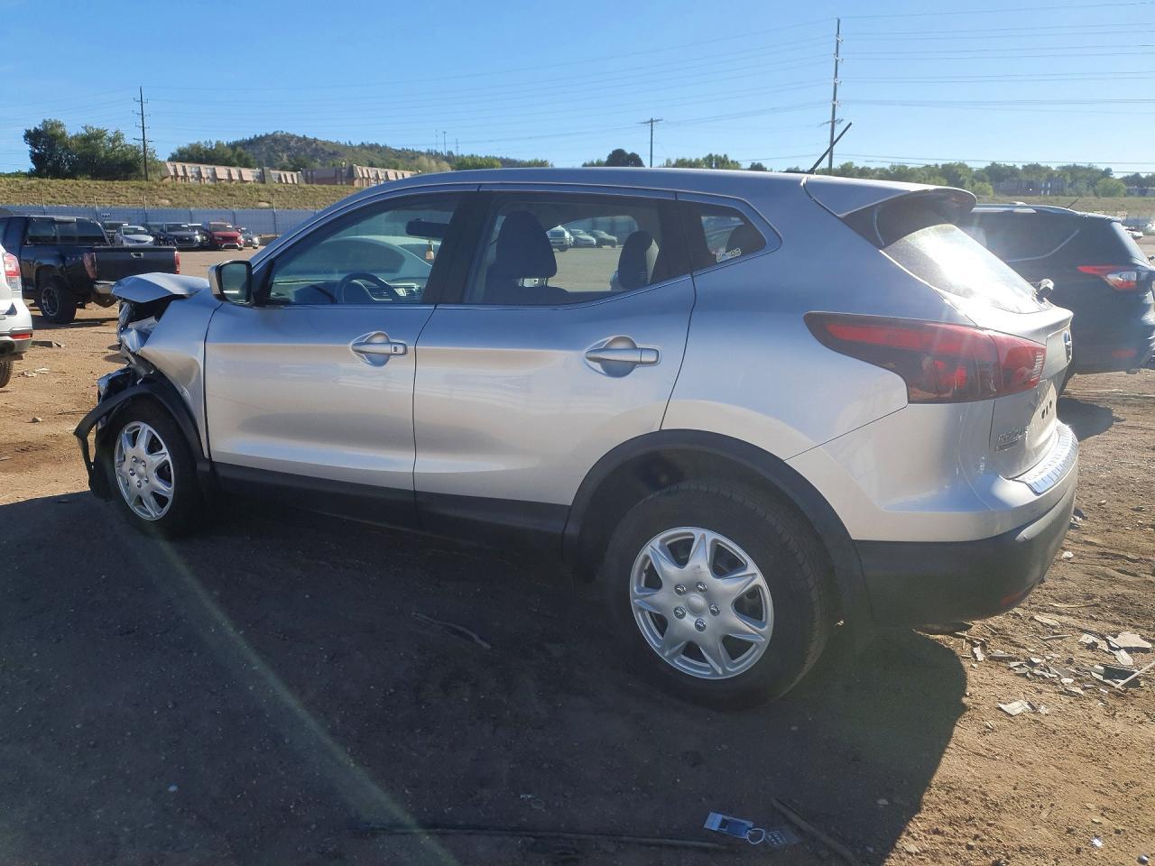 2017 Nissan Rogue Sport S - Image 2