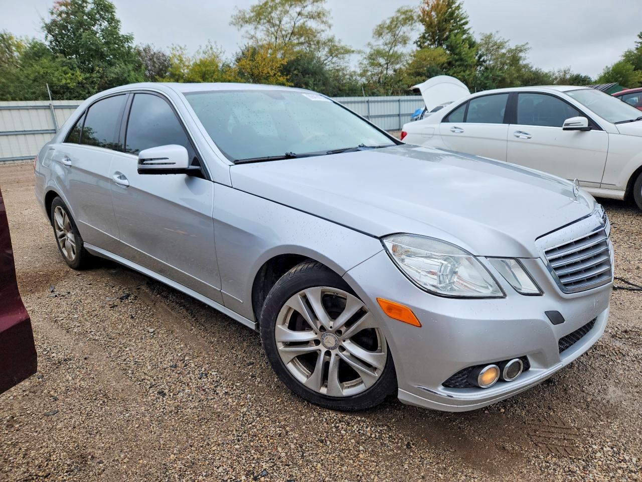 2010 Mercedes-Benz E 350 4Matic - Фото 4