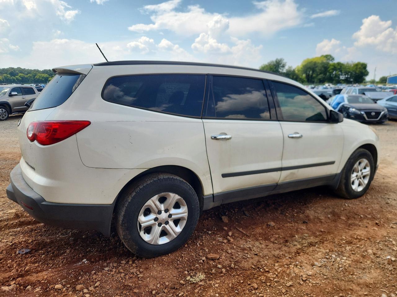 2012 Chevrolet Traverse Ls - Фото 3