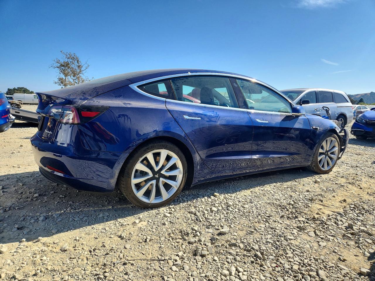 2019 Tesla Model 3 - Image 3