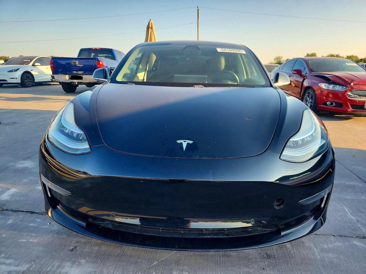 2019 Tesla Model 3 - Фото 5