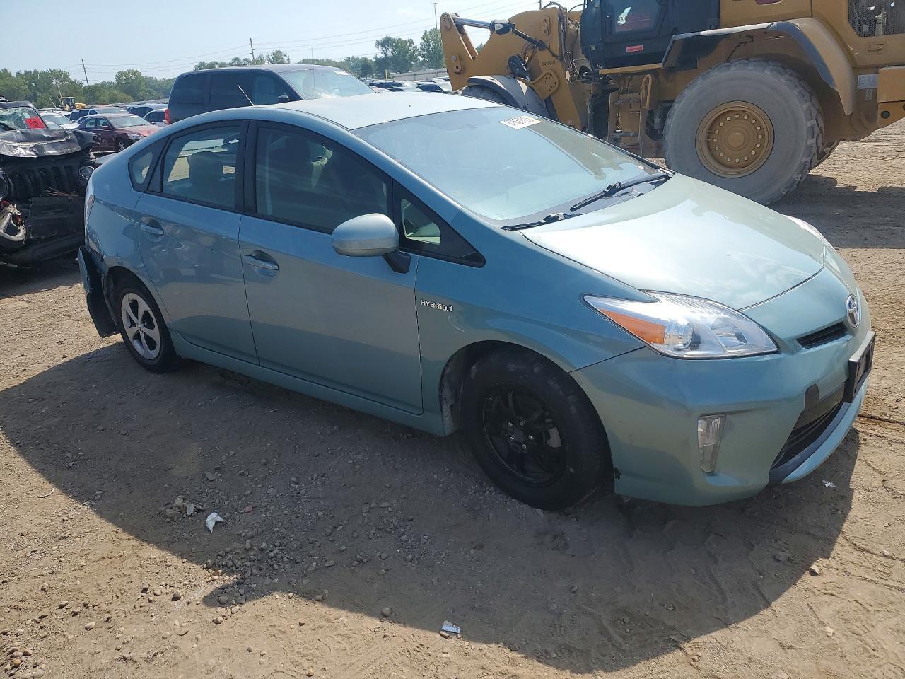 2012 Toyota Prius Three - Image 4