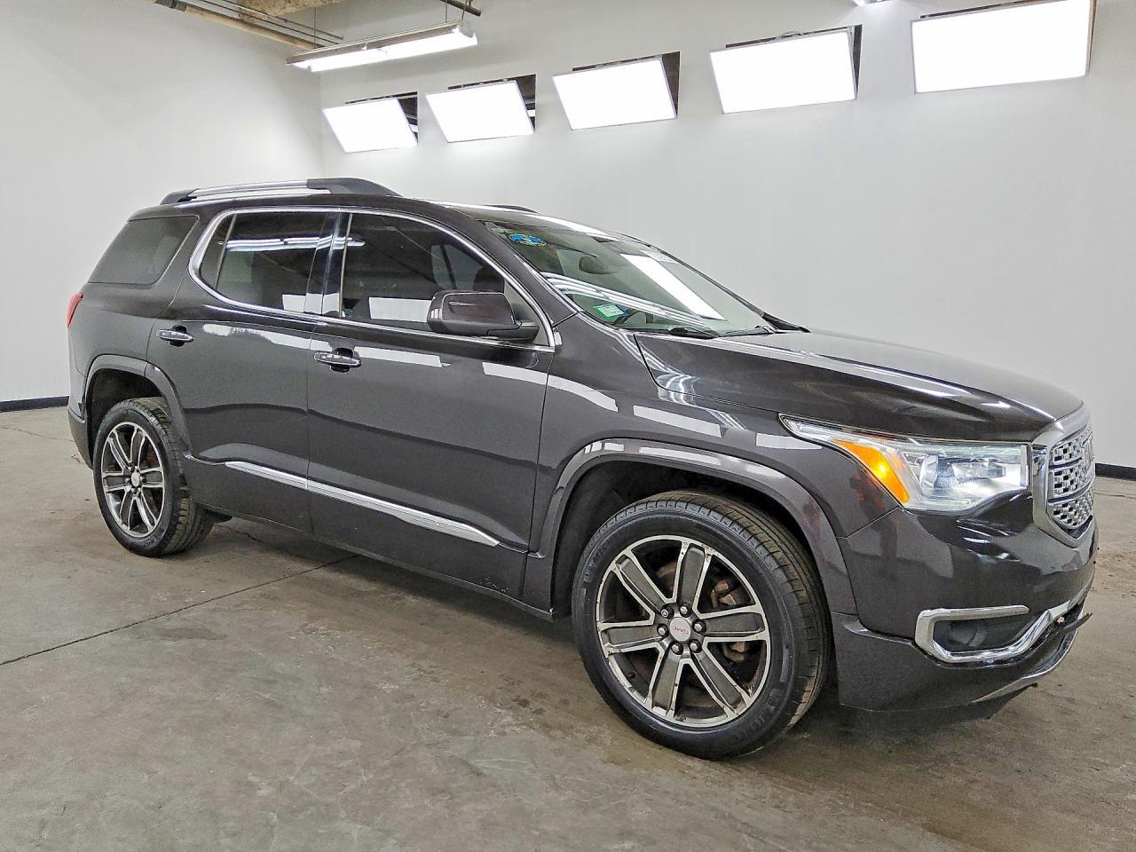2018 GMC Acadia Denali - Image 4