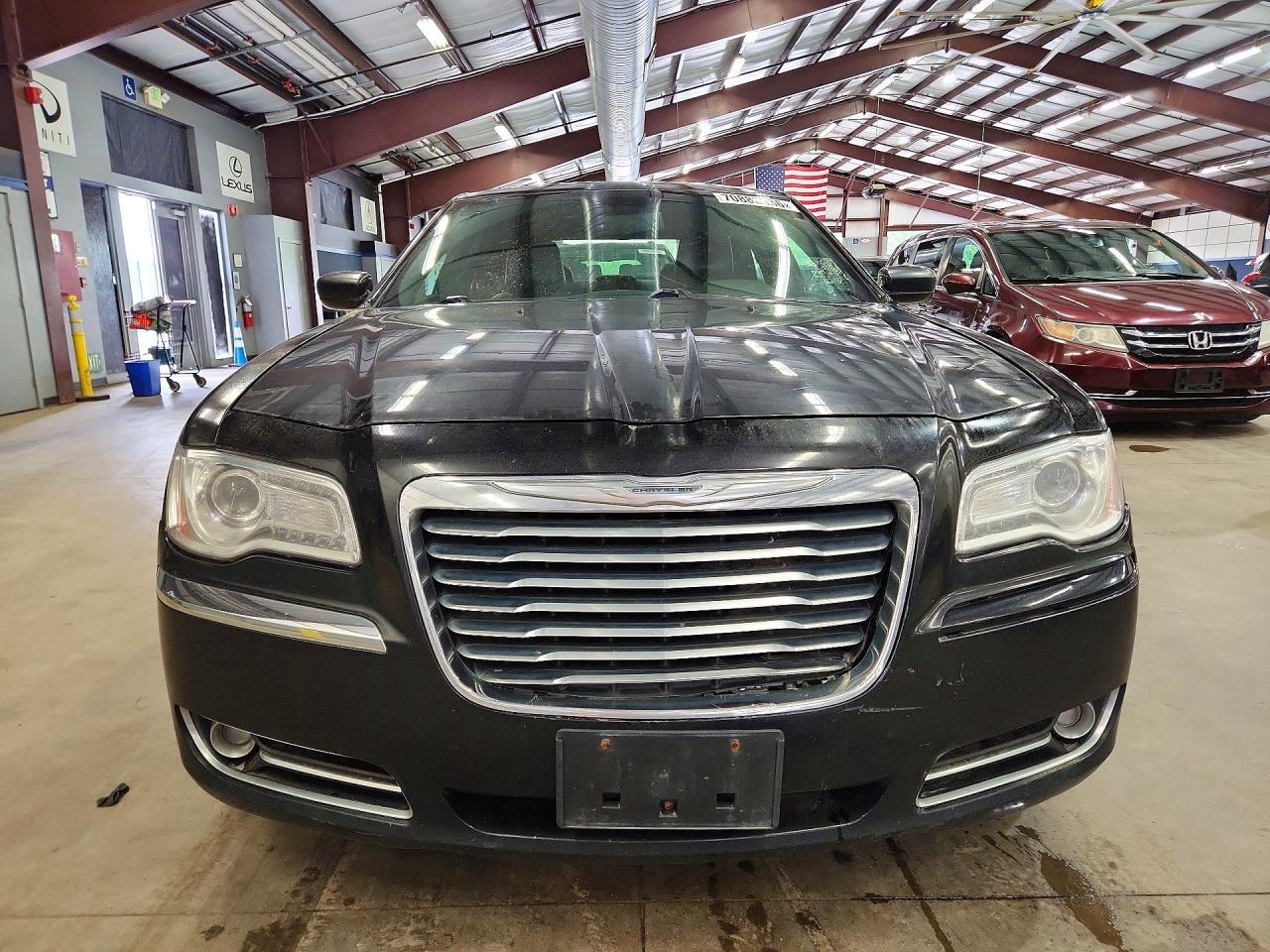 2013 Chrysler 300 - Фото 5