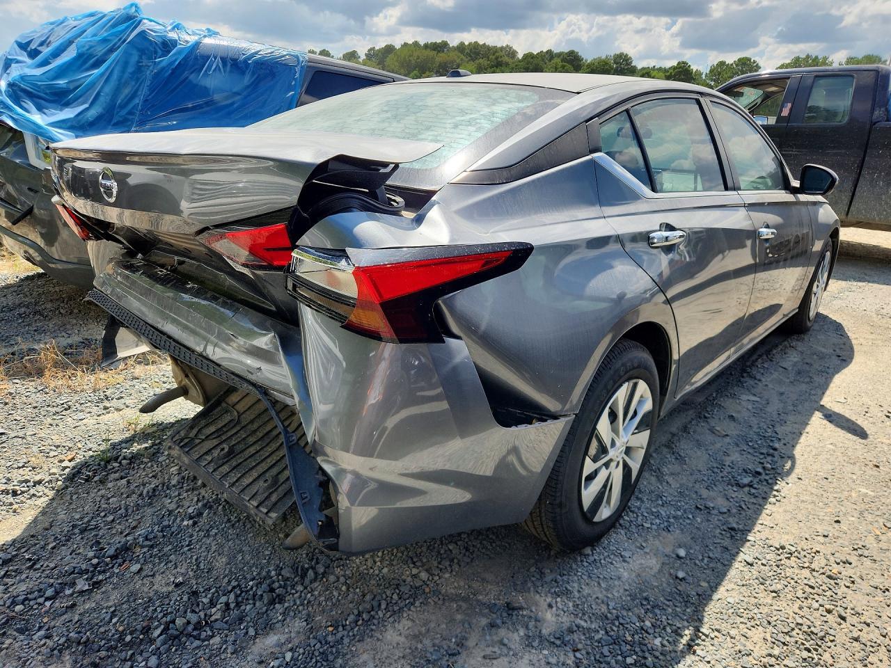 2020 Nissan Altima S - Image 3