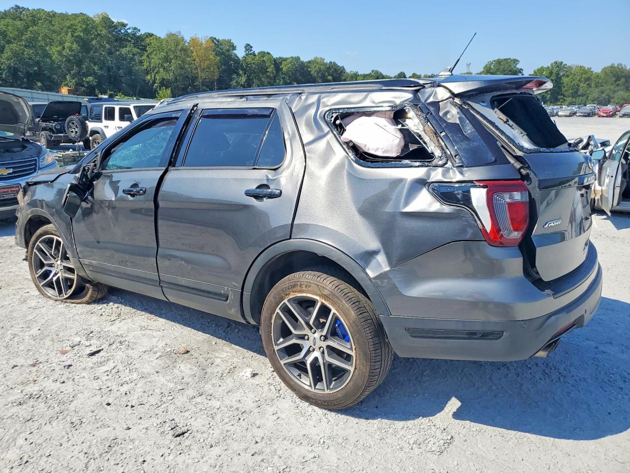 2019 Ford Explorer Sport - Фото 2