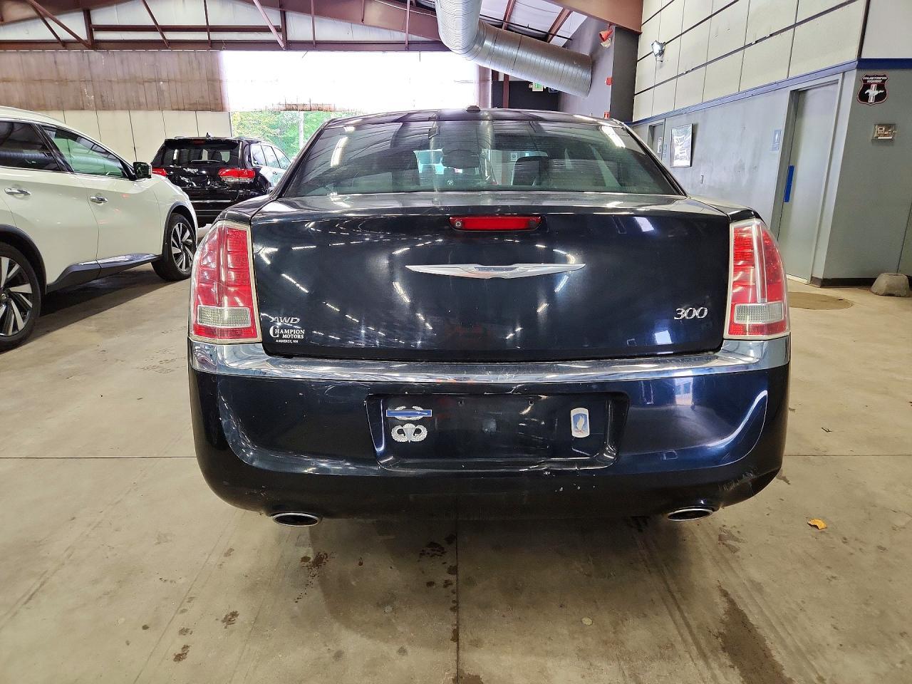 2013 Chrysler 300 - Фото 6