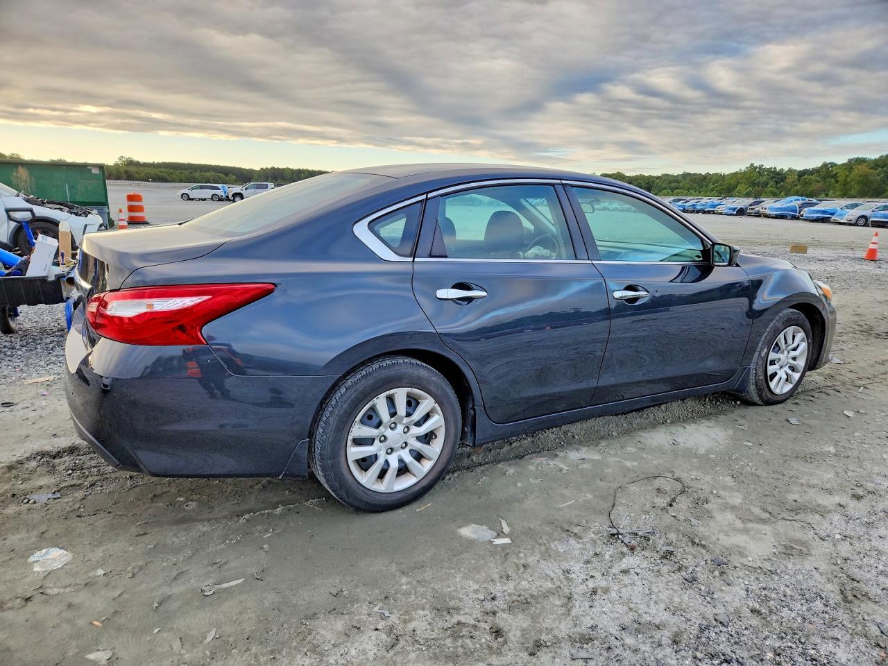 2017 Nissan Altima 2.5 S - Image 3