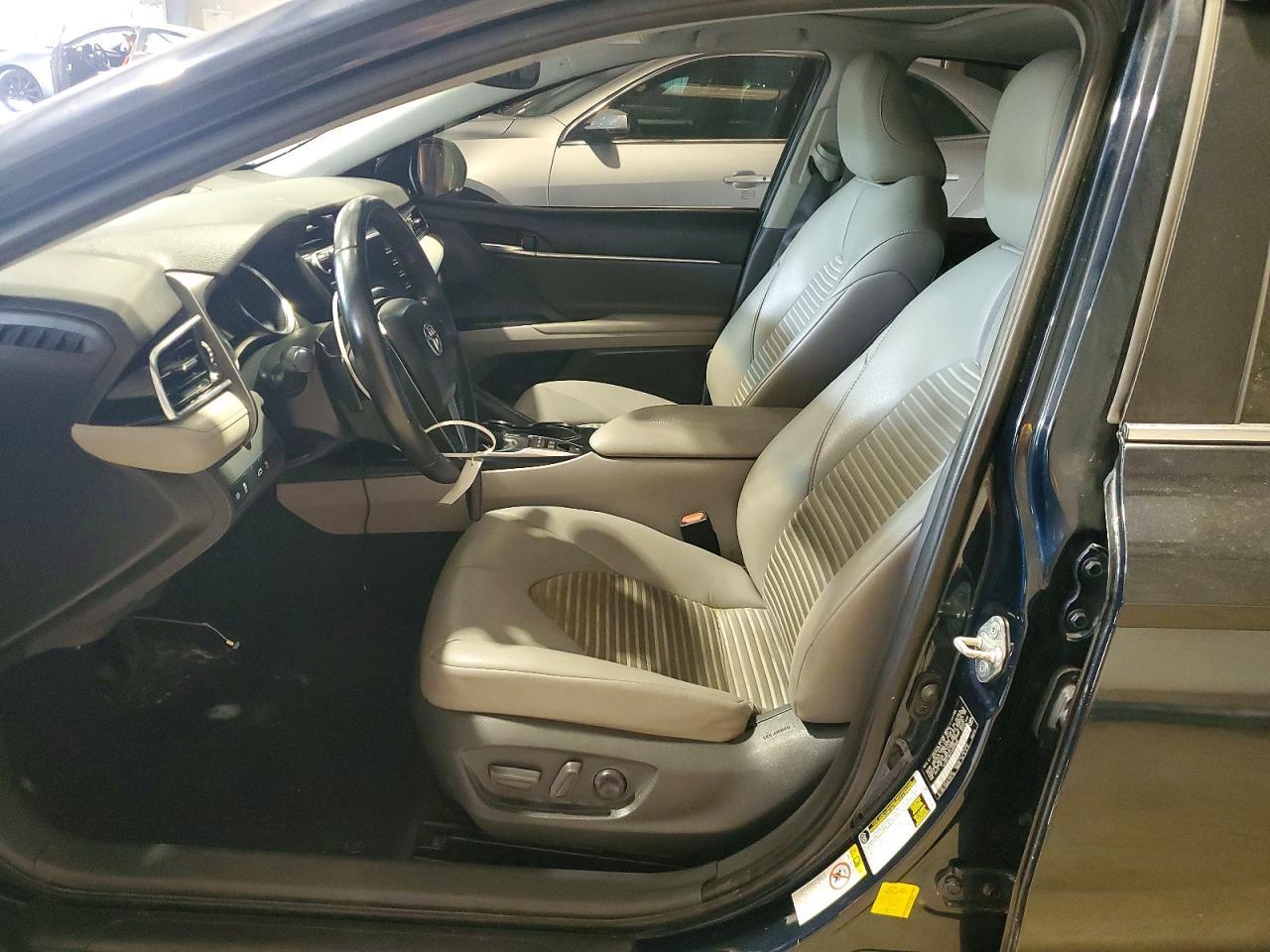 2018 Toyota Camry Hybrid Se - Image 7
