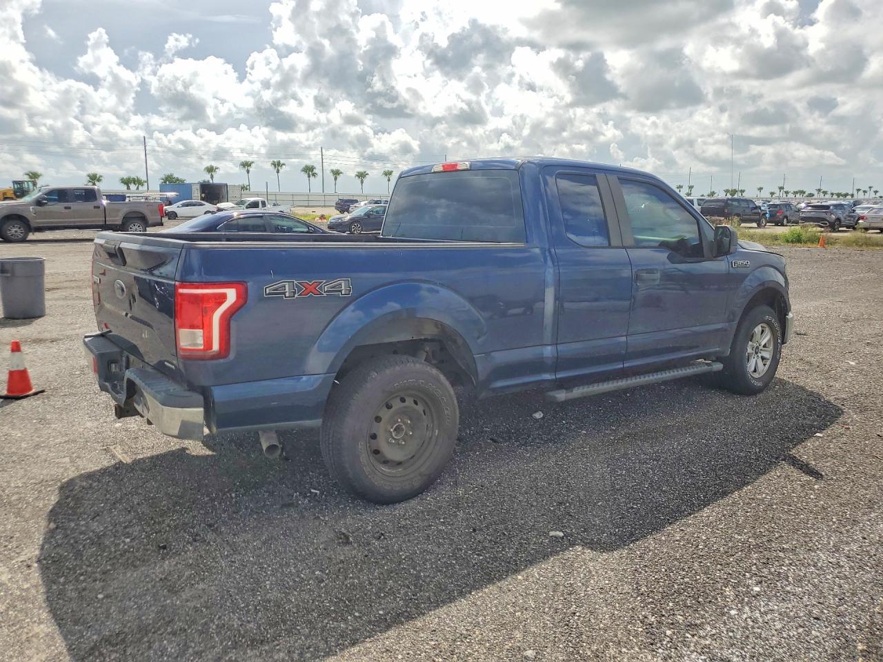 2015 Ford F150 Super Cab - Image 3