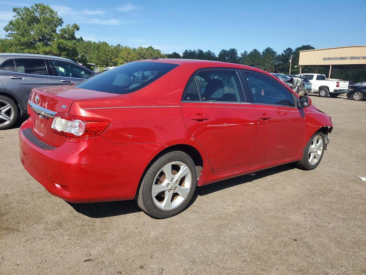 2013 Toyota Corolla Le - Фото 3