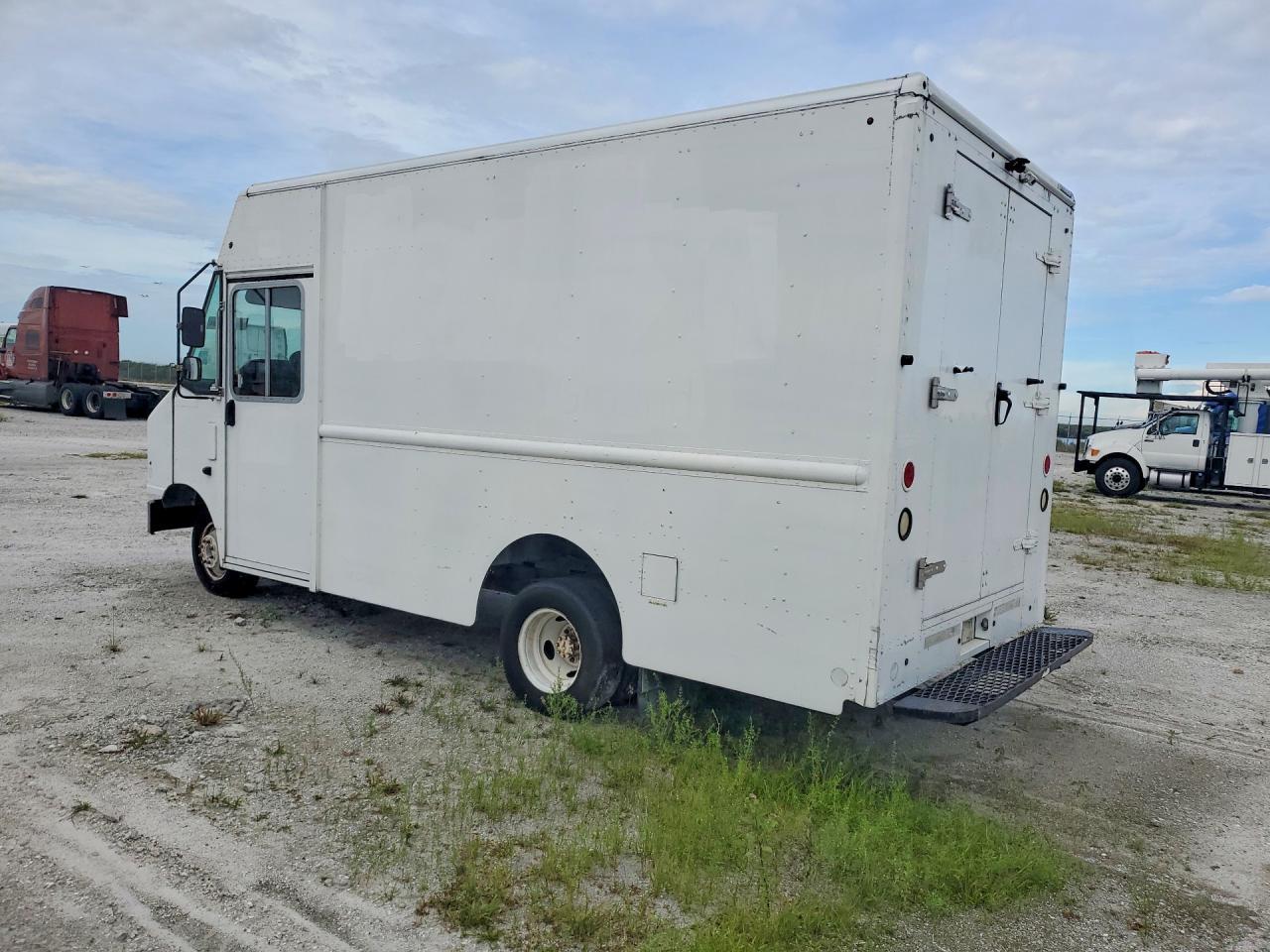 2012 Ford E350 - Delivery Truck - Image 2