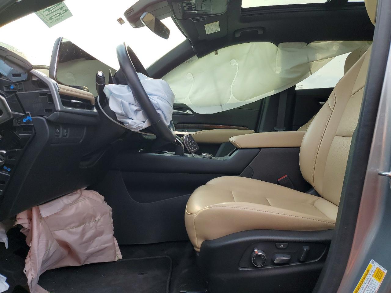 2025 Cadillac Xt4 Premium Luxury - Image 7
