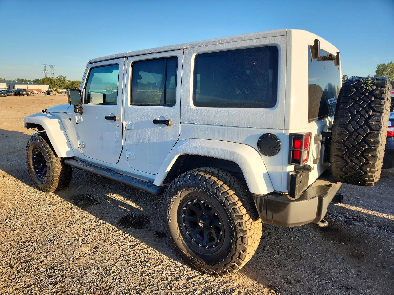 2017 Jeep Wrangler Unlimited Sahara - Image 2
