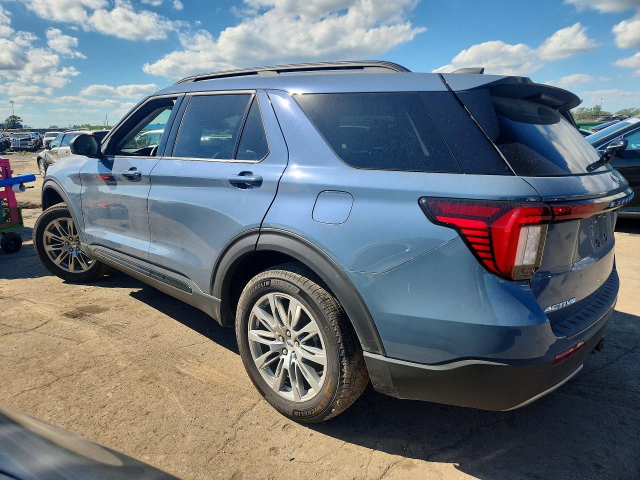 2026 Ford Explorer Active - Фото 2