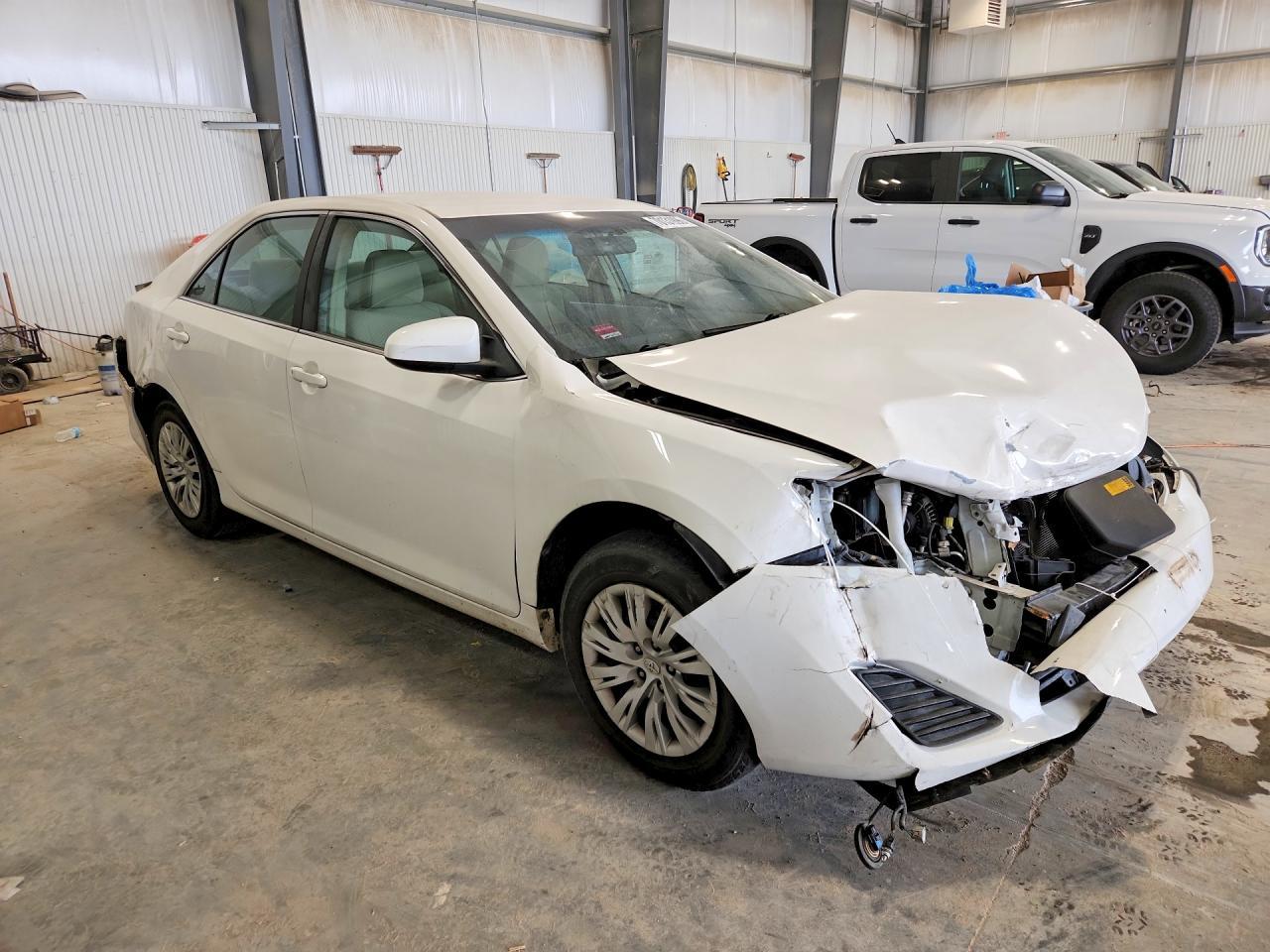 2014 Toyota Camry L - Фото 4