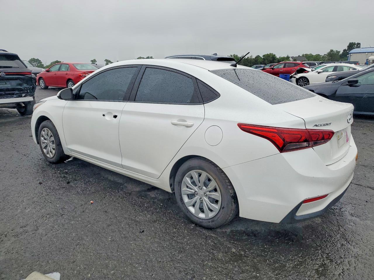 2021 Hyundai Accent Se - Image 2