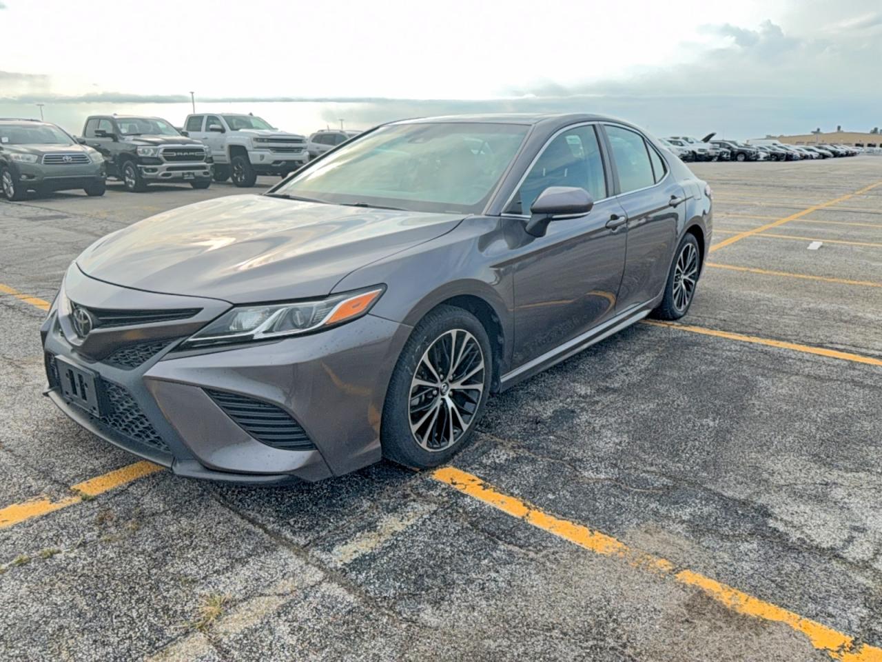 2018 Toyota Camry Se - Фото 2